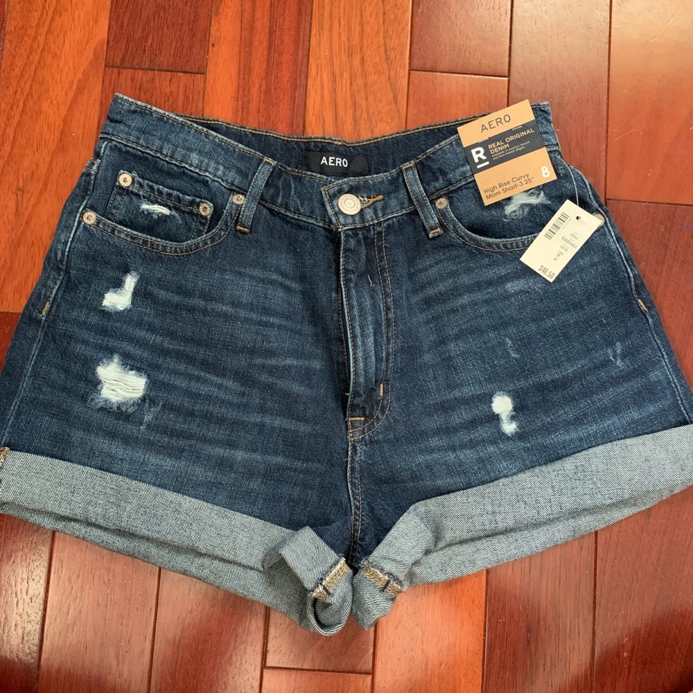 NWT Aero curvy mom shorts